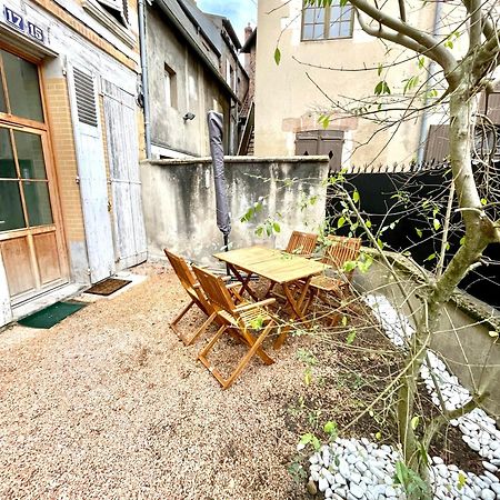 La Maison Des Cours - Wifi - Centre Ville Moulins  Esterno foto