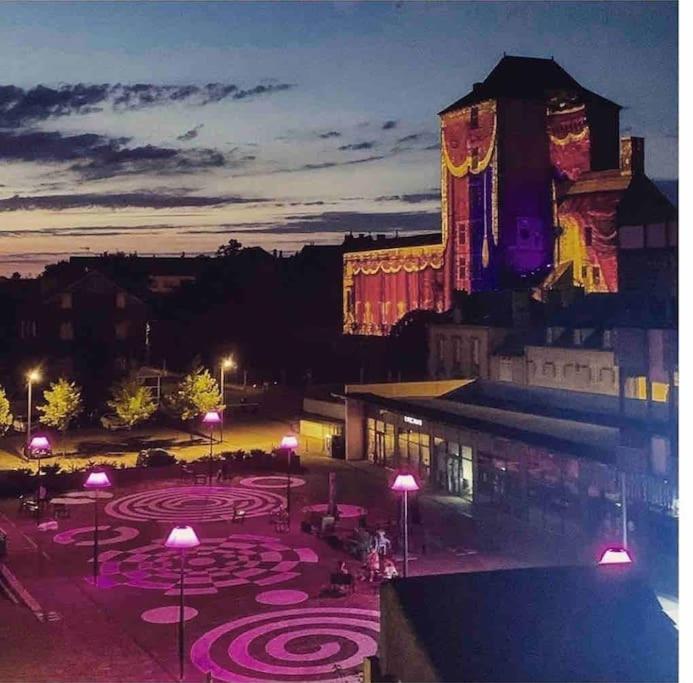 La Maison Des Cours - Wifi - Centre Ville Moulins  Esterno foto